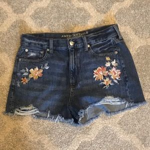 American eagle floral embroidered denim shorts 8